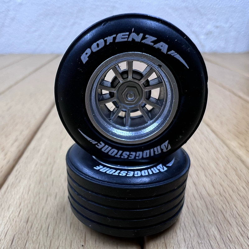 Maßstab 1:24 Bridgestone F1 Re – Model Kit F1 Bewertung und Preis